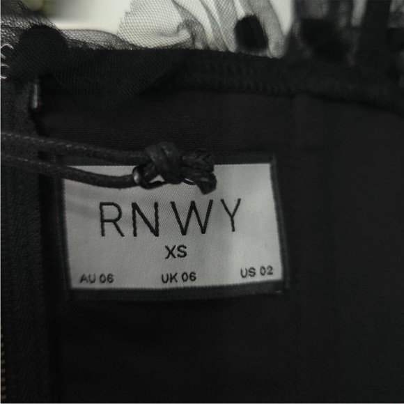 Runaway the Label Chloe Black Long Sleeve Polka Dot Crop Top Size XS NWT - Picture 6 of 8